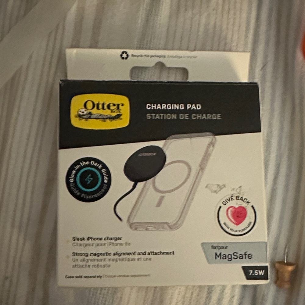OtterBox Black Wireless Charging Pad for MagSafe
